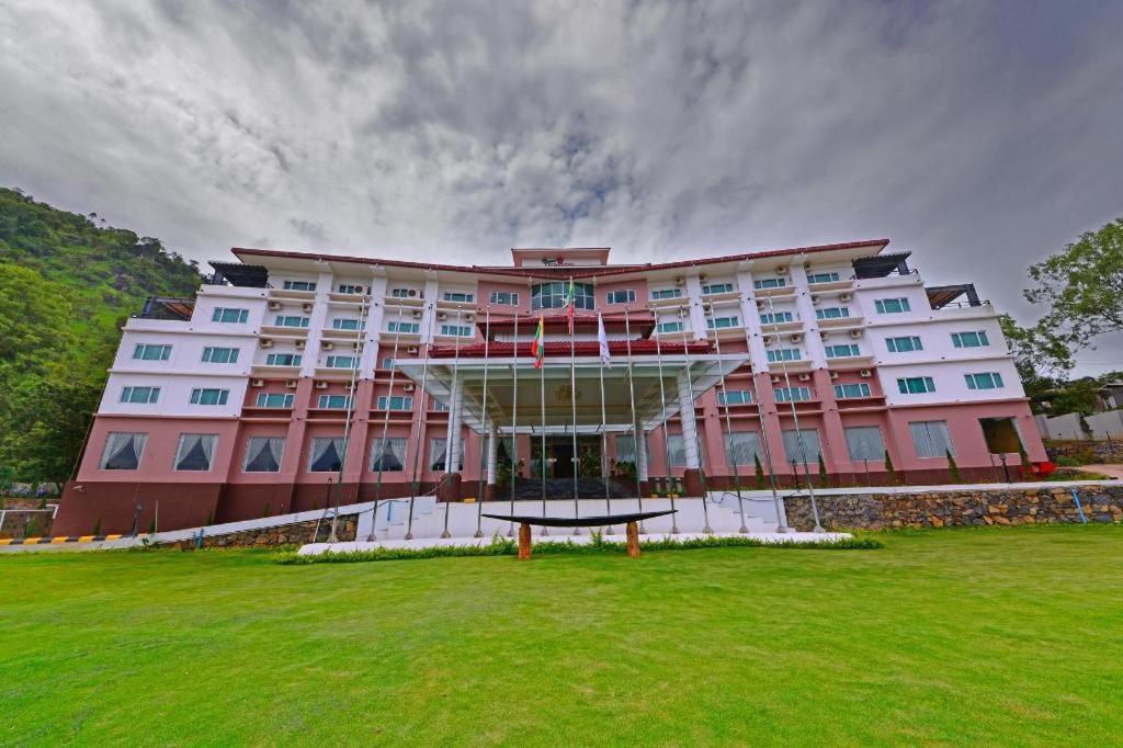 Royal Taunggyi Hotel Екстериор снимка