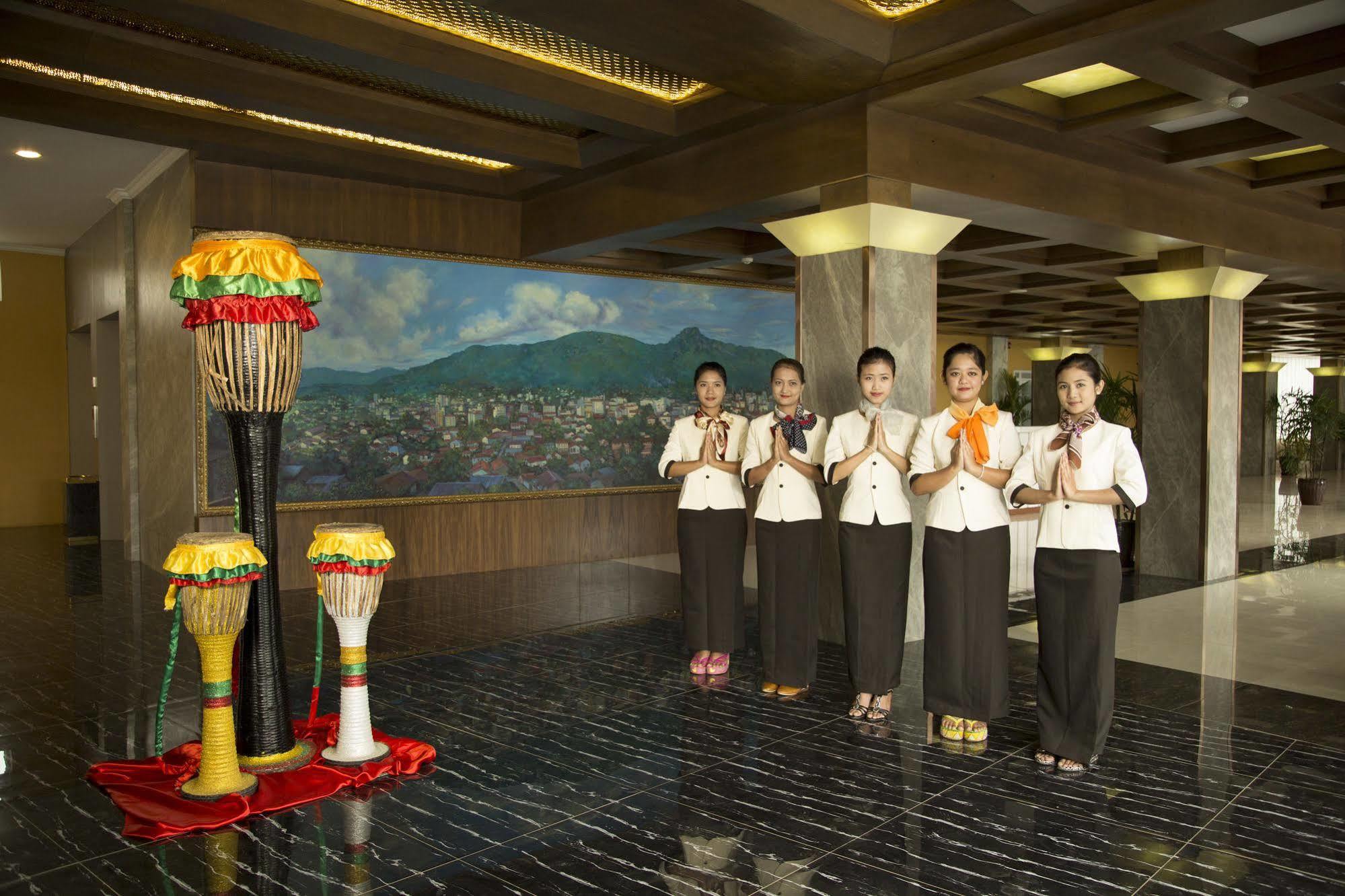 Royal Taunggyi Hotel Екстериор снимка